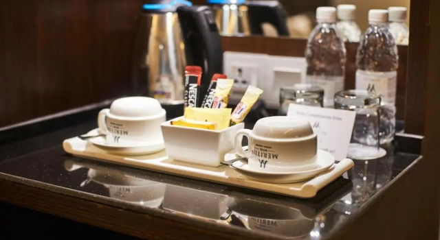 Трёхместный номер Standard Meritin Hotel