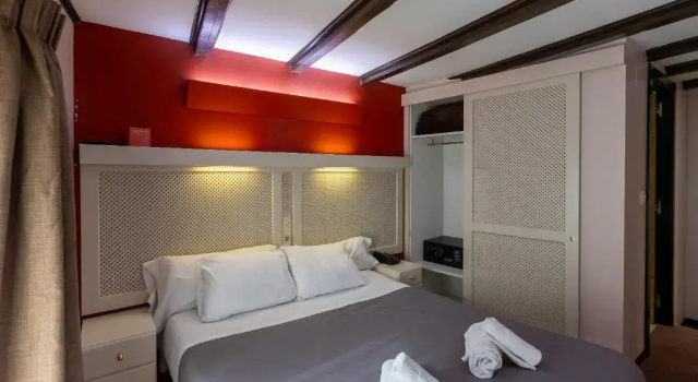 Двухместный номер Standard с балконом Hotel Micolau