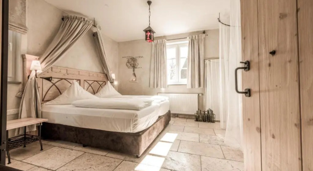 Полулюкс Hotel Arthus