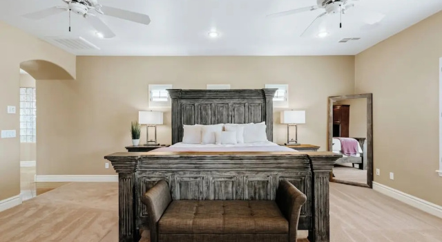 Коттедж Luxury Retreat With Heated Pool & Hidden Game Room 6 Bedroom Home by RedAwning