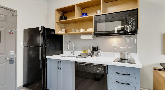 Люкс Candlewood Suites San Antonio Downtown by IHG