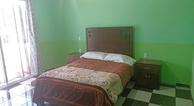 Hotel Queens, Rezerwuj Hotel Hotele w State of Puebla z parkingiem, Parking