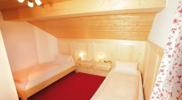Standart dört kişilik oda Pension Schweizerhaus Garni