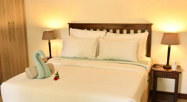 Spacious Self-Catering Apartment at Etuna Gardens., Reservar Apartamento Apartamentos em Gauteng, Apartamento