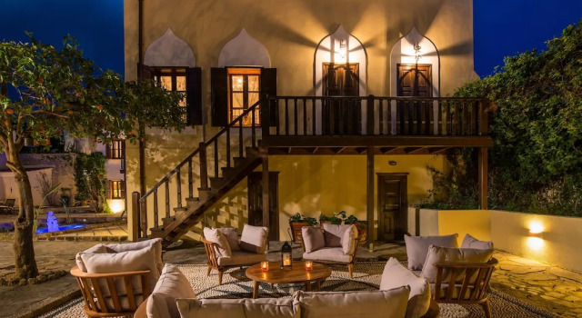 Вилла с 4 комнатами Lemuria Manor, Wine Dark Sea Villas