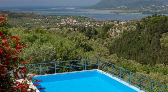 Вилла с 3 комнатами Villa Aloni