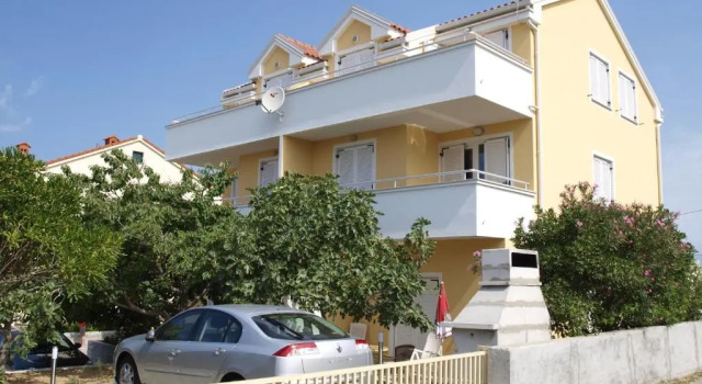 Апартаменты с 2 комнатами с балконом и с видом на море Apartments Pink house