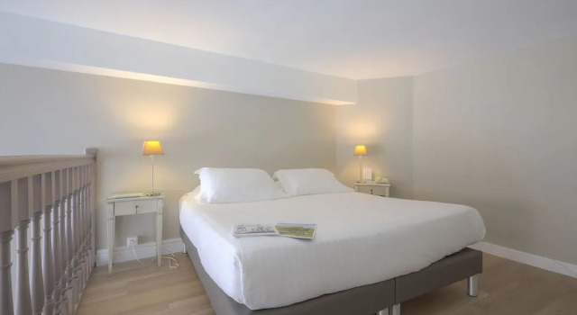 Полулюкс Hotel Le Renoir