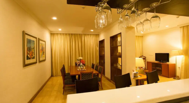 Люкс Executive Ellaa Hotel Gachibowli