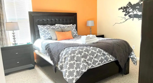 Коттедж Disney Dream with Hot Tub, Pool, Xbox, Games Room, Lakeview, 10 min to Disney, Clubhouse