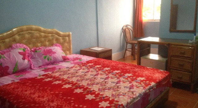 Retox Guesthouse& Bar