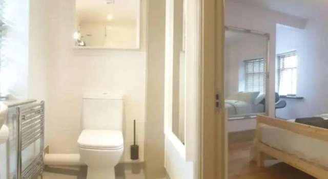 Коттедж 1700s Canalside Cottage Sleeps up to 12 Guests