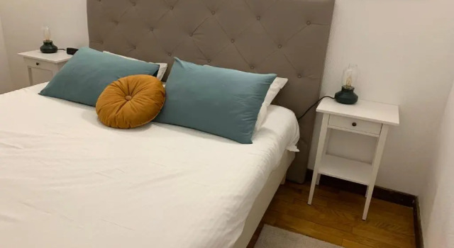 Grand appartement tout confort en plein coeur d'Arbois, Забронировать Апартаменты/квартира Отели Горного массива Юры с парковкой, Парковка