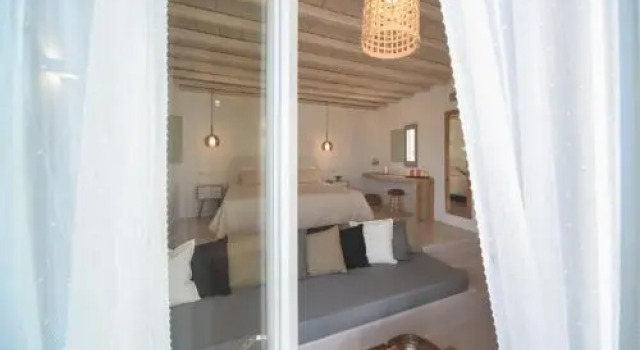 THA-LIA Myconian Suites and Studios