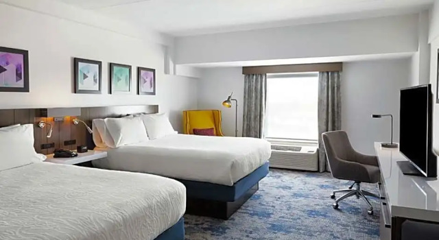 Четырёхместная студия Hilton Garden Inn Champaign/ Urbana