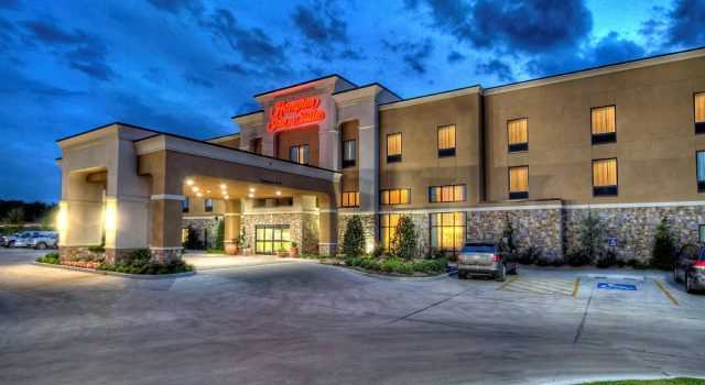 Полулюкс Hampton Inn and Suites Ada