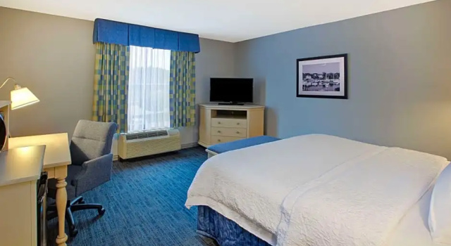 Run of House Hampton Inn & Suites - Cape Cod / West Yarmouth