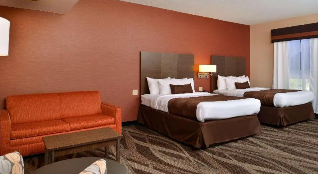 Четырёхместный семейный номер Standard Best Western Plus University Inn