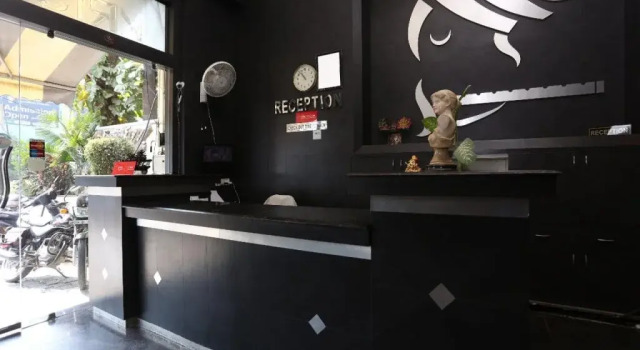 Hotel Krishna by OYO Rooms, Prenota Hotel Rudrapur West Bengal