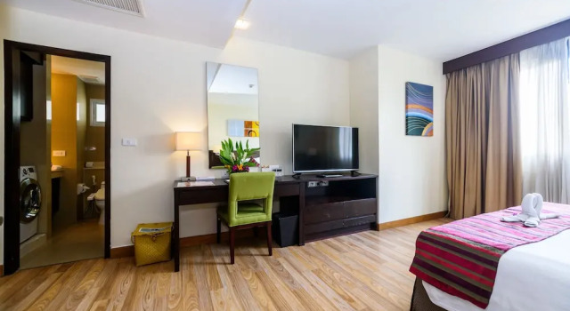 Люкс с 2 комнатами с балконом Lohas Residences Sukhumvit 2