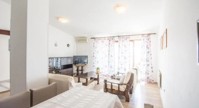 Apartment Rajna, Забронировать Апартаменты/квартира Отели Биоград-на-Мору с парковкой, рядом с Kornati Marina, Парковка