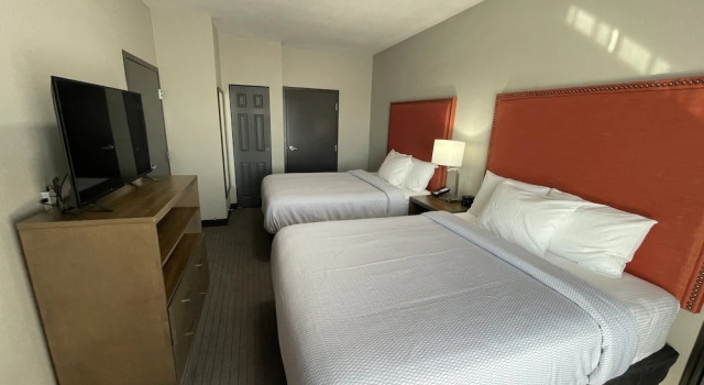 Семейный люкс La Quinta Inn & Suites by Wyndham Augusta Fort Eisenhower