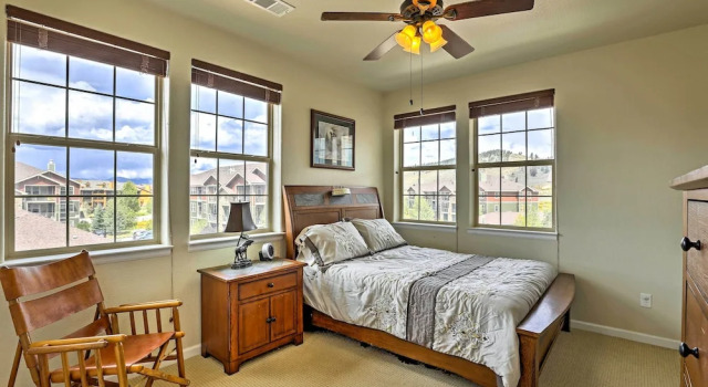 18 Mi to Winter Park: Granby Condo w/ Covered Deck, Забронировать Апартаменты/квартира Грэнби Rocky Mountain National Park, рядом с Гольф-клуб Grand Elk