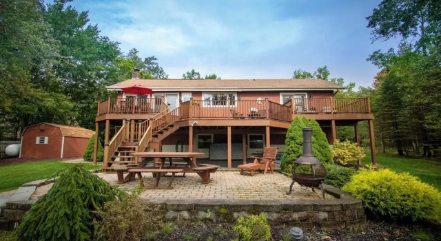 Ski, Swim & Relax: Waterfront Haven on Pines Lake!, Book Feriehus Sommerhuse i Pennsylvania, Hytte