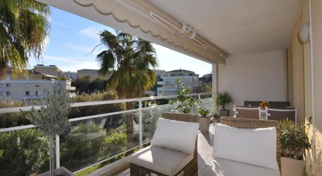 Апартаменты Elegant one-bedroom apartment with swimming pool - StayInAntibes - Le Vallon