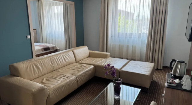 Люкс Business Hotel Famulus