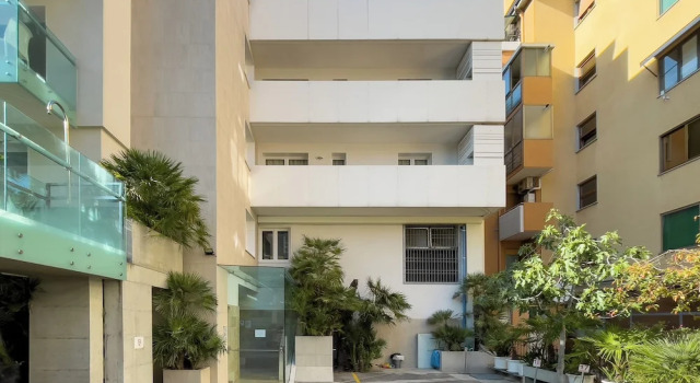 Cozy Apartment for Families With Balcony, Book Lejlighed Hoteller i Friuli Venezia Giulia med parkering, Parkering
