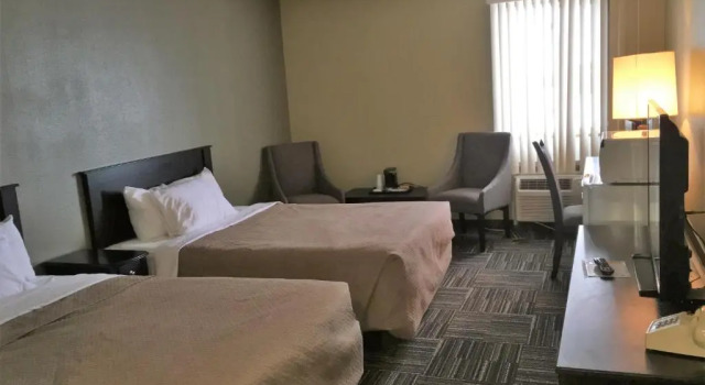 Люкс Superior Sunlac Inn Devils Lake