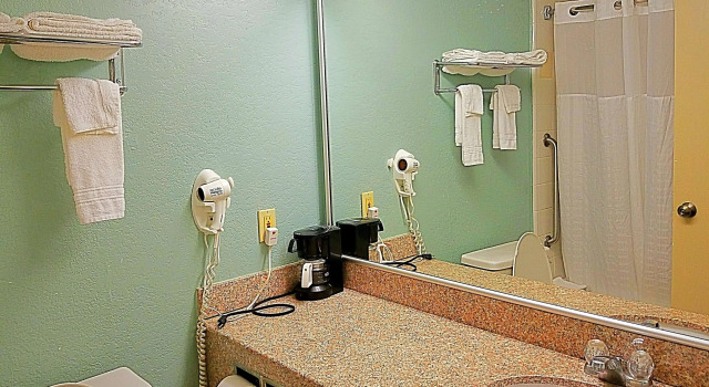 Четырёхместный номер Standard Red Roof Inn Richmond, VA