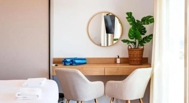 AeroHill Suites Near Athens Airport By SEM, Забронировать Вилла Отели Луца с бассейном, Бассейн