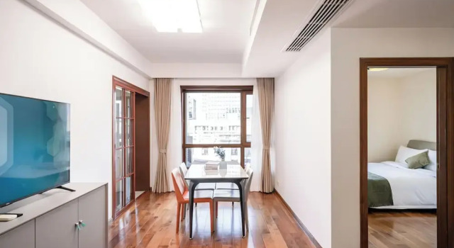 Tyms Gubei Apt 2BR near Metro Plaza, Varaa Bed and Breakfast Shanghai Shanghai