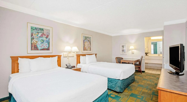 Четырёхместный номер La Quinta Inn by Wyndham El Paso Cielo Vista