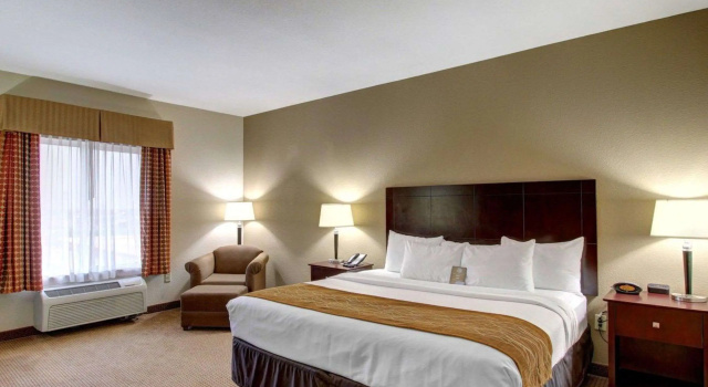 Двухместный номер Standard Comfort Inn & Suites Alvarado