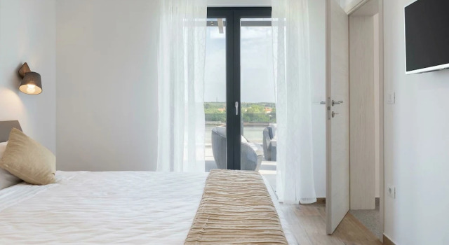 Spacious Villa in Pula Istria With Swimming Pool, Rezerwuj Willa Valbonasa Istria