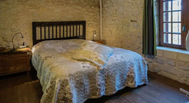 Beautiful Holiday Home in Mauroux With Swimming Pool