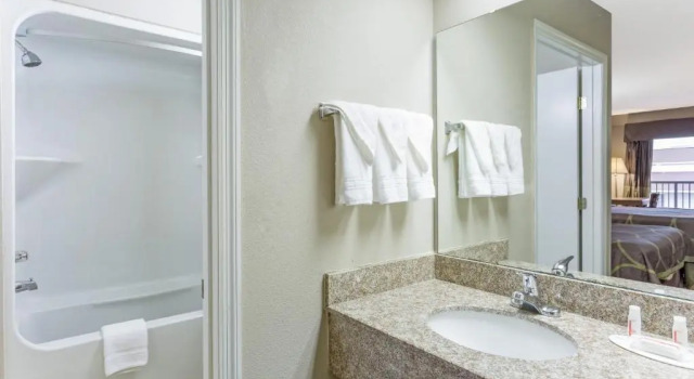 Номер Standard Super 8 by Wyndham Orangeburg Near I-26