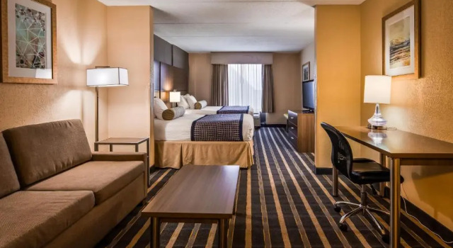 Четырёхместный номер Standard Four Points by Sheraton College Park Atlanta Airport