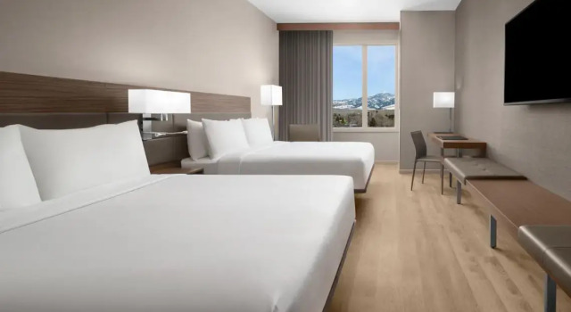 Четырёхместный номер Standard с видом на горы AC Hotel by Marriott Bozeman Downtown