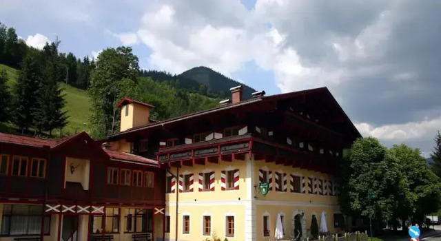 Josef - Hotel for Friends, Rezerwuj Hotel Hotele w Salzburg z parkingiem, Parking