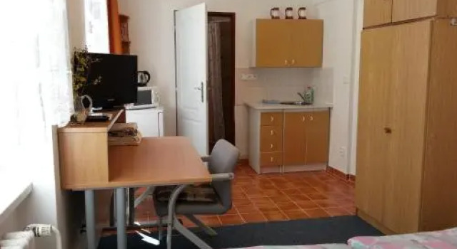 Penzion Asoft, Rezerwuj Pensjonat Hotele w Central Bohemia z parkingiem, Parking