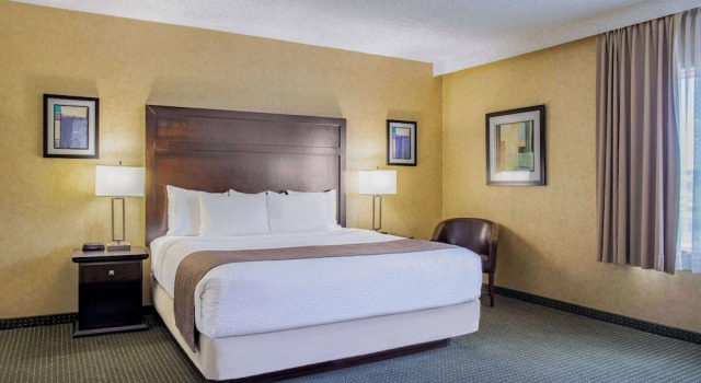 Номер Deluxe Days Inn by Wyndham Cranbrook Conference Centre
