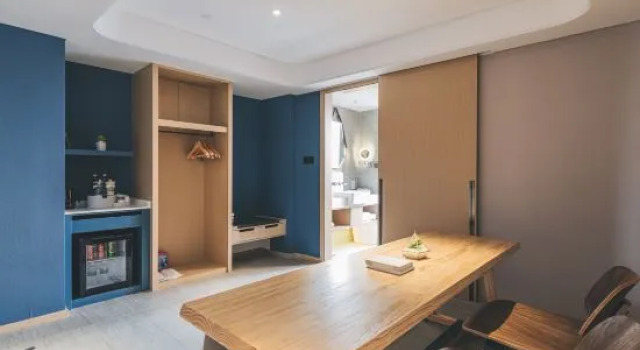 Люкс Luxury Sushi Luxury Hotel (Shanghai Riyueguang Dapuqiao Subway Station Branch)