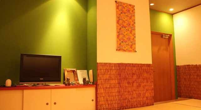 Okinawa Minshuku Kariyushi, Book Hotel Hotels in Wakayama with Parking, Parking