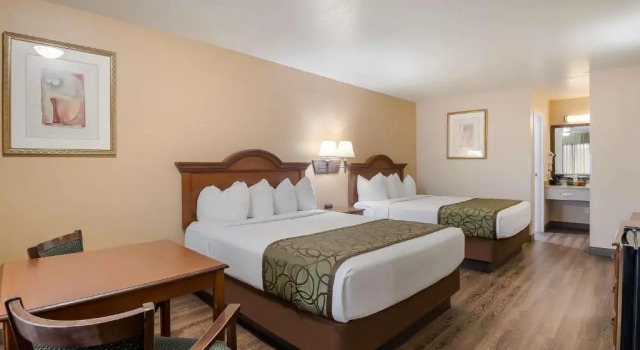 Четырёхместный номер Deluxe SureStay Hotel by Best Western Fernley