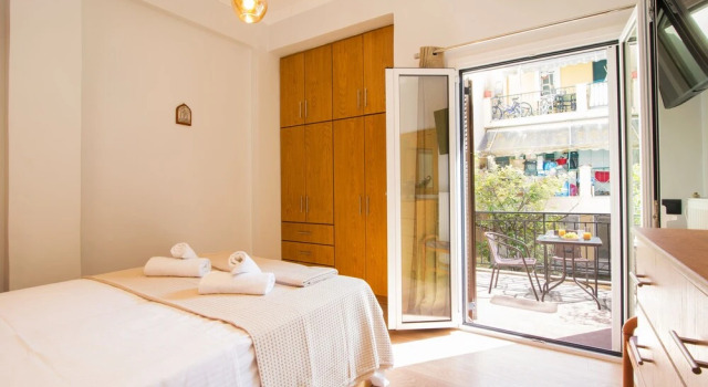 Апартаменты с балконом Down Town Apartment by Corfuescapes