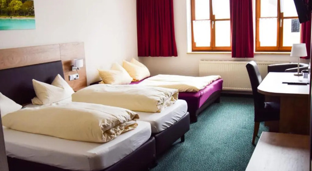 Четырёхместный номер Standard Hotel Gasthof Zum Löwen